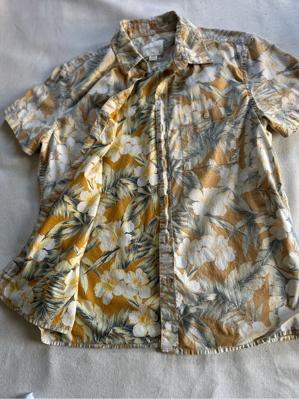American Eagle Flex Hawaiian Reverse Print Button Up Shirt | M
